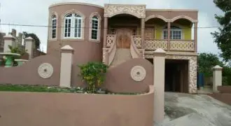 Great design home located in Negril with front and back patios