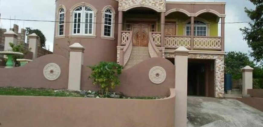 Great design home located in Negril with front and back patios