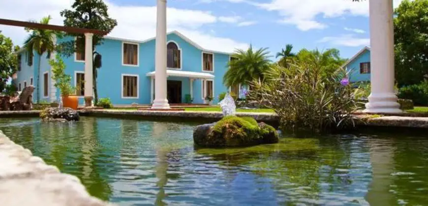 Tamarind Great House nestled in a beautiful area of Oracabessa was carefully refurbished by its present owners to replicate its colonial feel with modern conveniences