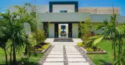 Luxury villa with an enviable Beachfront location in the city of Montego Bay, close to 3 championship golf courses