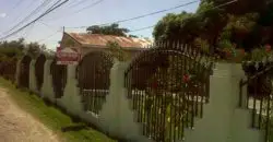 In foreclosure are two family house with 4 bedrooms, 2 bathrooms and 2 kitchens