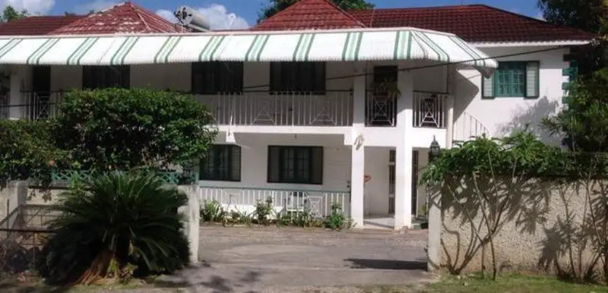 Furnished resort villa in Negril for sale