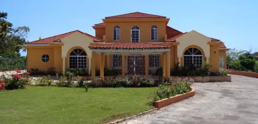 Beautiful home in the quiet and affluent community of southfield st elizabeth for sale