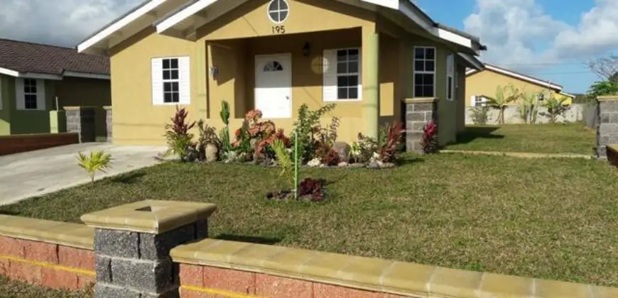 Gated Community house with AC unit, Pool, Gym and 24 hr security for rental