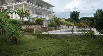 10 Bedroom House that can be used as a bed and breakfast or family house for sale
