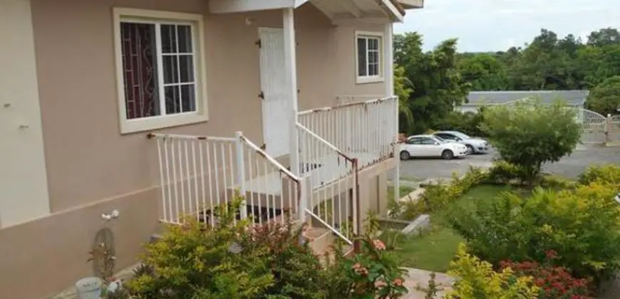 2 bedroom and 2.5 bathroom townhouse for rent in St Ann