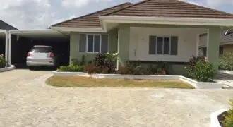 Unfurnished 3 bedrooms 2 bathrooms house in the gated community of Richmond for rental