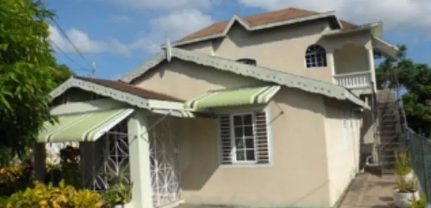6 Bedrooms, 5 Bathrooms apartment in Montego Bay for sale