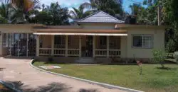 House for sale in a quiet and safe community, comes with A/C, ceiling fans, water heater, water tank etc