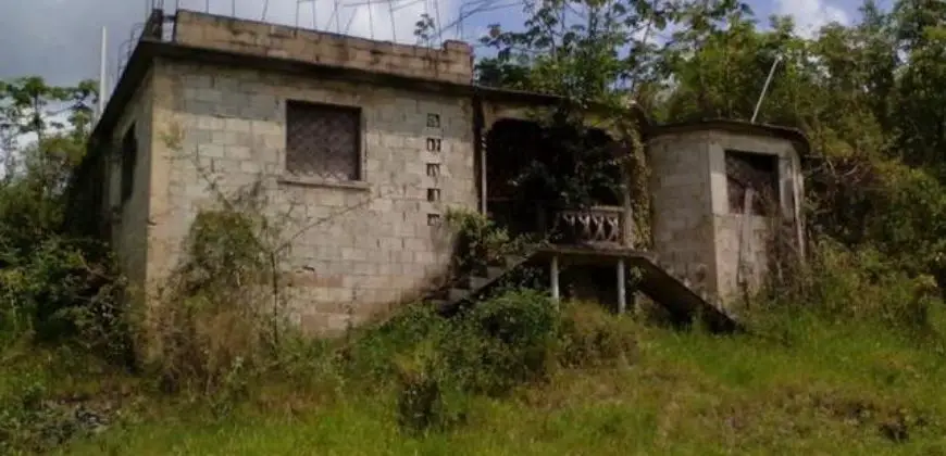 Incomplete 3 bed 2 bath house, on approximately 1/3 acre for sale…..great value for money
