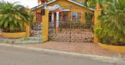 Beautiful 5Bed 5Bath home surrounded by famous hotels in Rose Hall Montego Bay