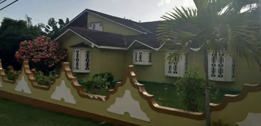 House for sale in the exquisite neighborhood of Cherry Gardens, Kingston Jamaica