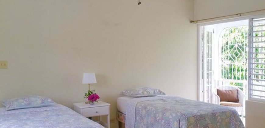 Furnished apartment centrally located in the established Montego Bay neighborhood of Red Hills