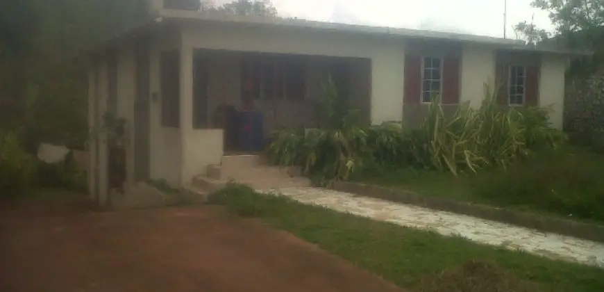 2 Storey Foreclosure house for sale in Kingston, constructed on over 7777 sq ft of land