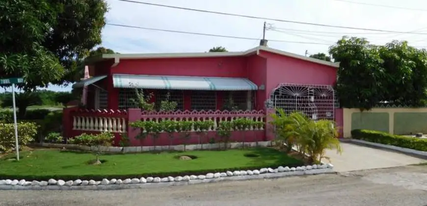 Private Treaty 4 Bedrooms 2 Bathrooms house for sale in St Catherine, please submit your Offers