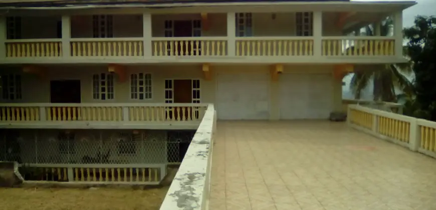 10 Bed 6 Bath house in Beverly Hills Kingston for sale, the land is well fruited and the grounds are sloping in a terraces like fashion