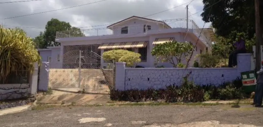 5 bed 5 bath house for sale in the residential neighborhood of st catherine