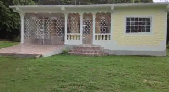 Beautiful 3 bedroom, 2 bathroom house located on vast lush property in the cool hills of Retreat.