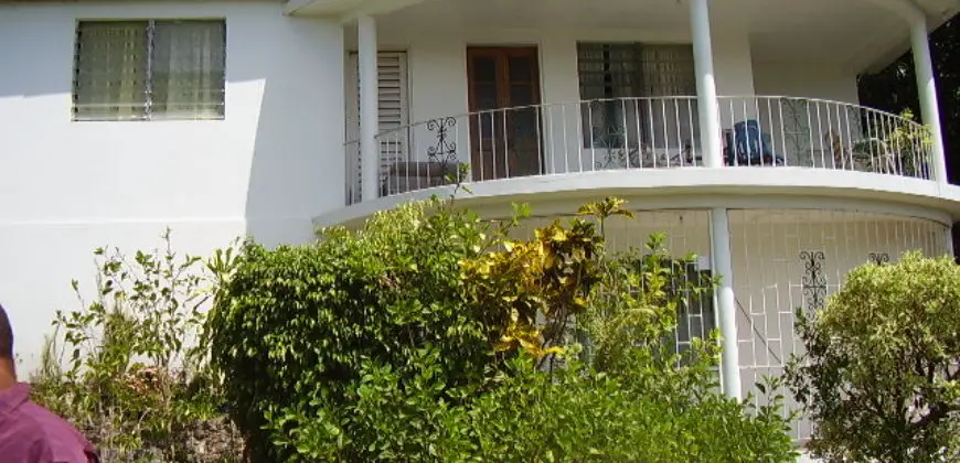 4 bed 2 bath house for sale in Montego Bay, house need repairs