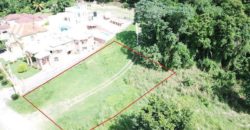 This lot is located in a very desirable area and is flat and ready to build on. It has easy access to everything and is just 3 minutes drive from Ocho Rios town centre and the beach