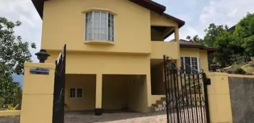 Skip to the hills and escape the hustle and bustle of central Kingston by purchasing this 3 bedroom, 4 bathroom house
