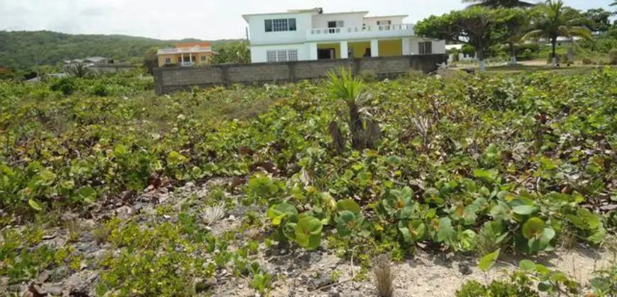 Residential lot in Rockville Galina St. Mary. This property has an ocean view. Ideal for your seafront home.