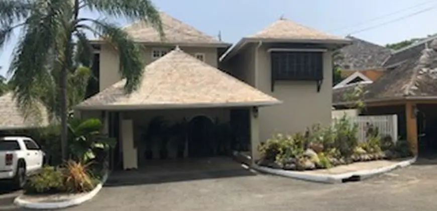 Recently renovated 5 bedrooms, 6.5 bathrooms villa of 6,200 sqft over three floors. The complex is gated with 24 hrs security common area pool and has access to the Constant Spring Golf Course.